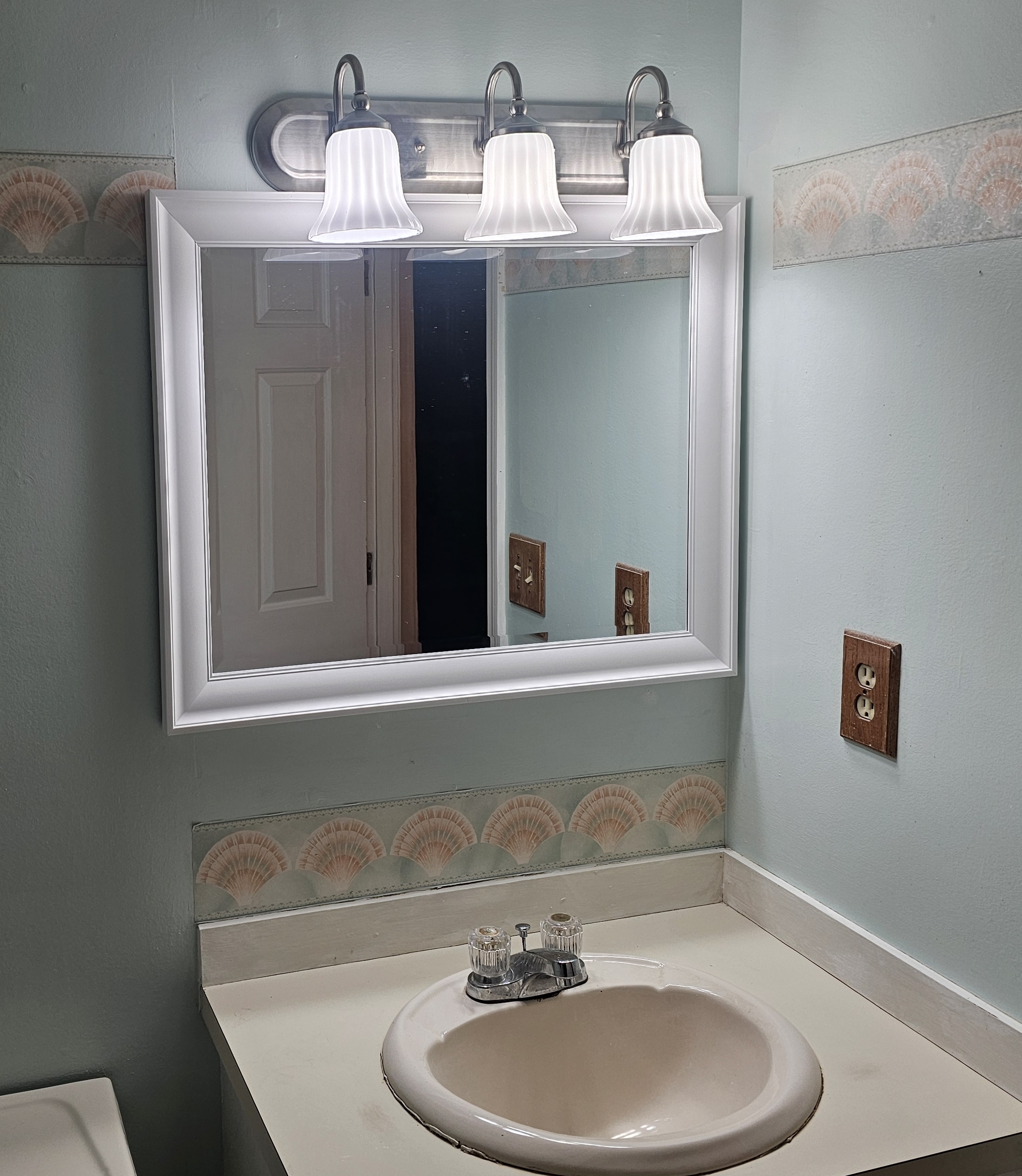 Medicine cabinet after replacement